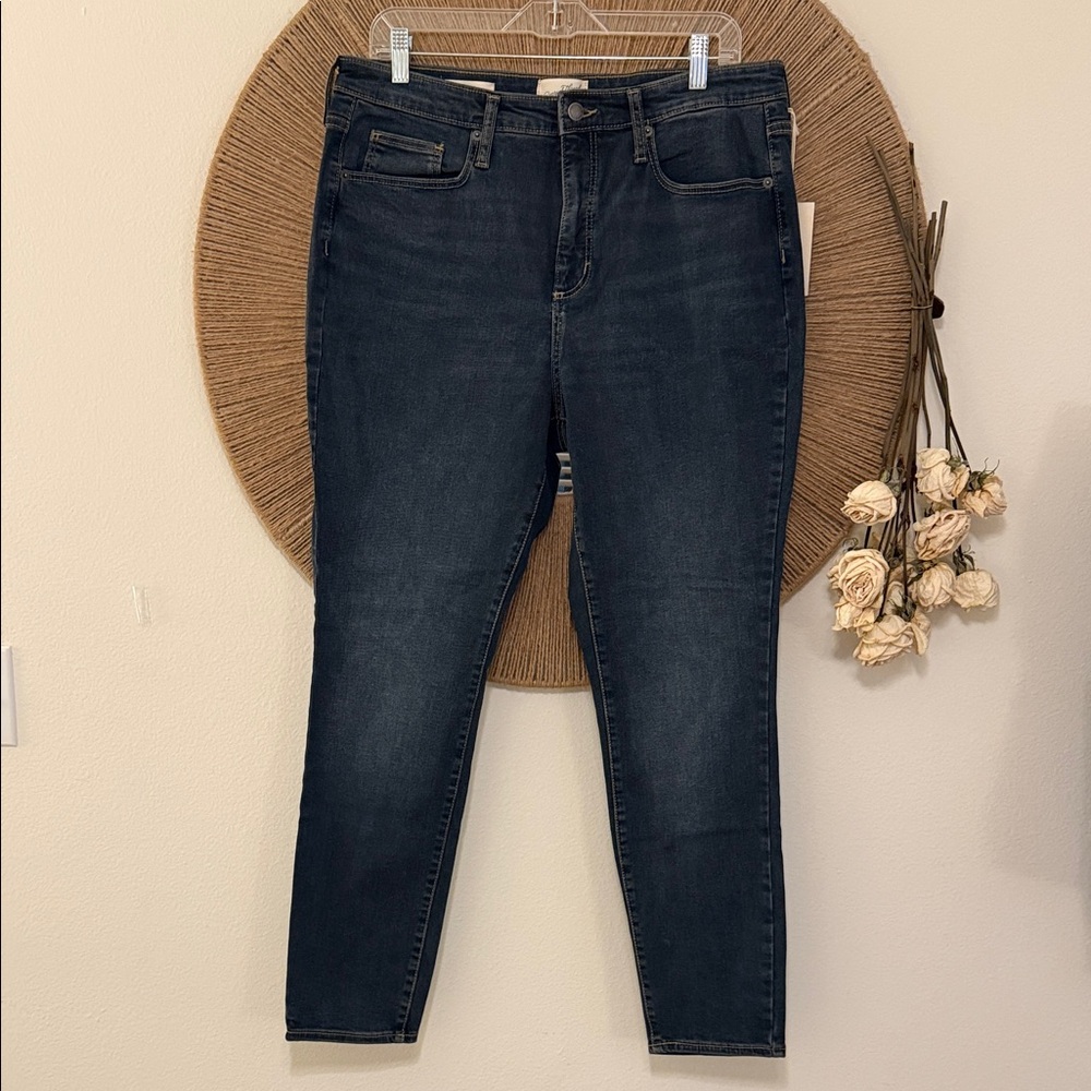 Universal Thread Women's Deep Indigo High Rise Skinny Jeans